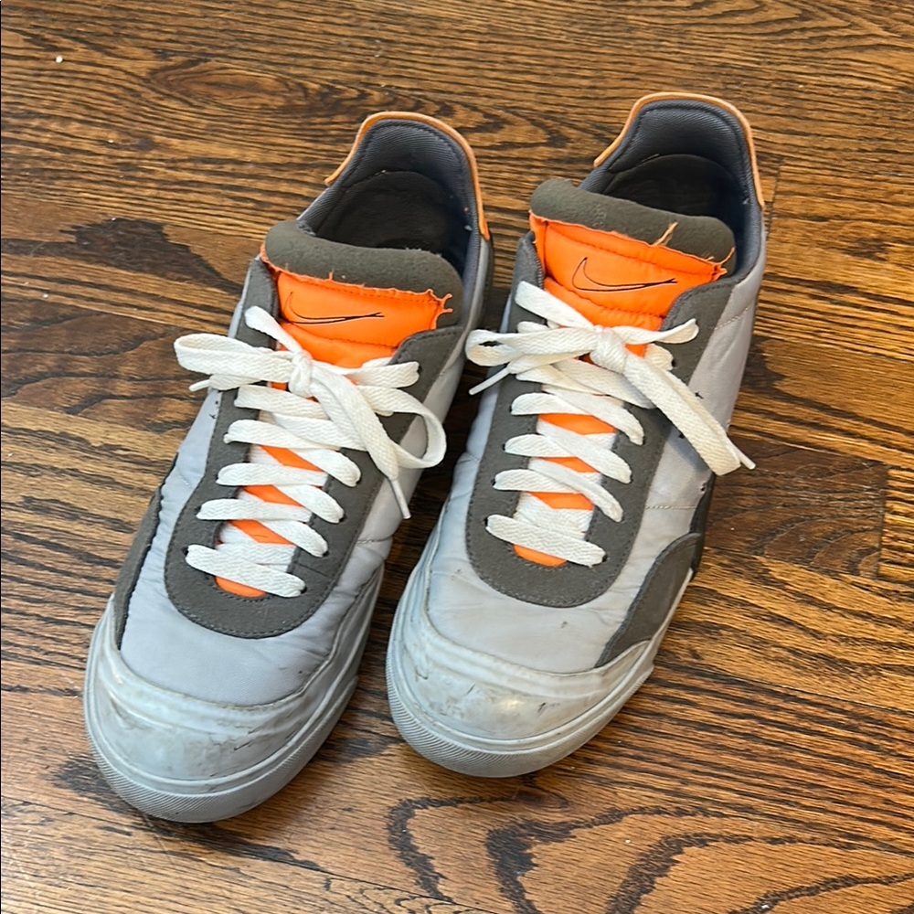 Nike Men's Gray and Orange Sneakers Size 9.5
